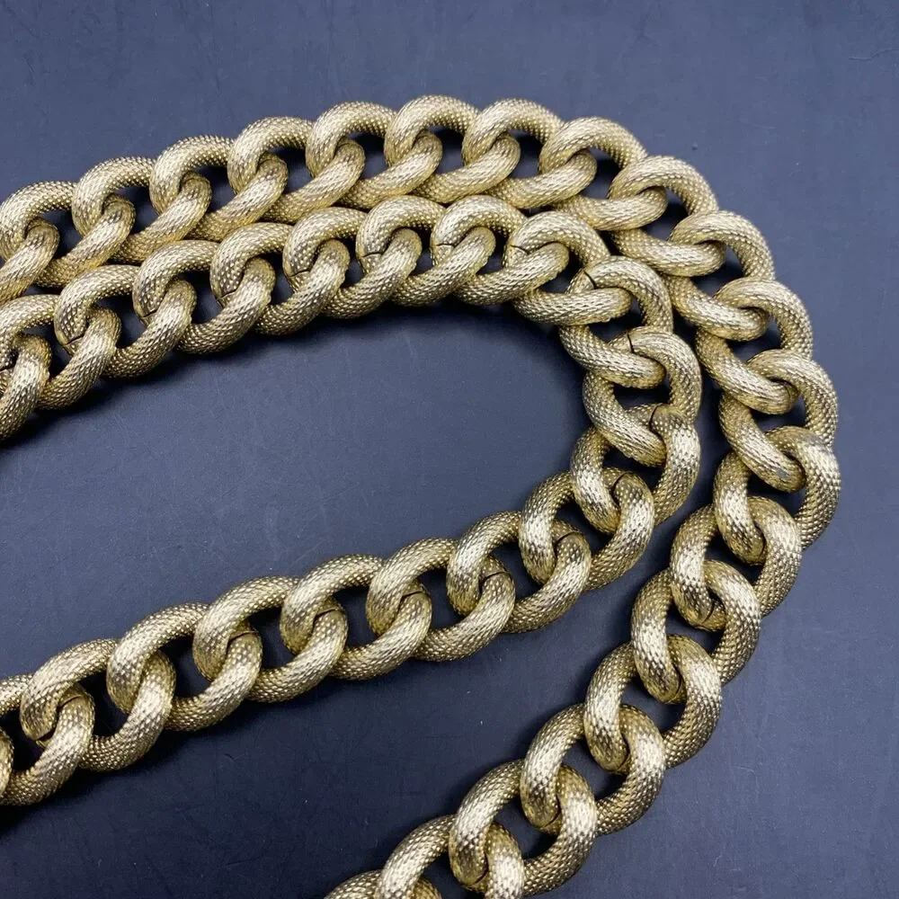 Avon Chunky Thick Curb Link Chain Necklace Gold Tone Textured Classic Vintage